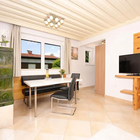 Valmari Seebungalows * 法克湖