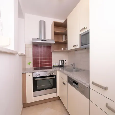 Valmari Seebungalows *