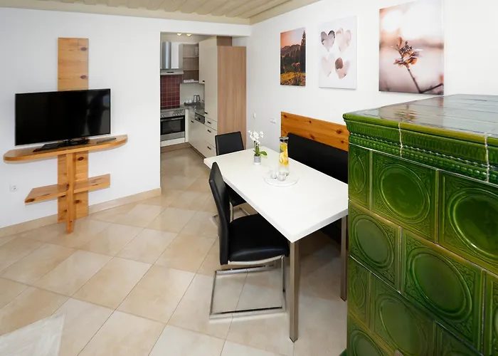 Valmari Seebungalows * Faak am See